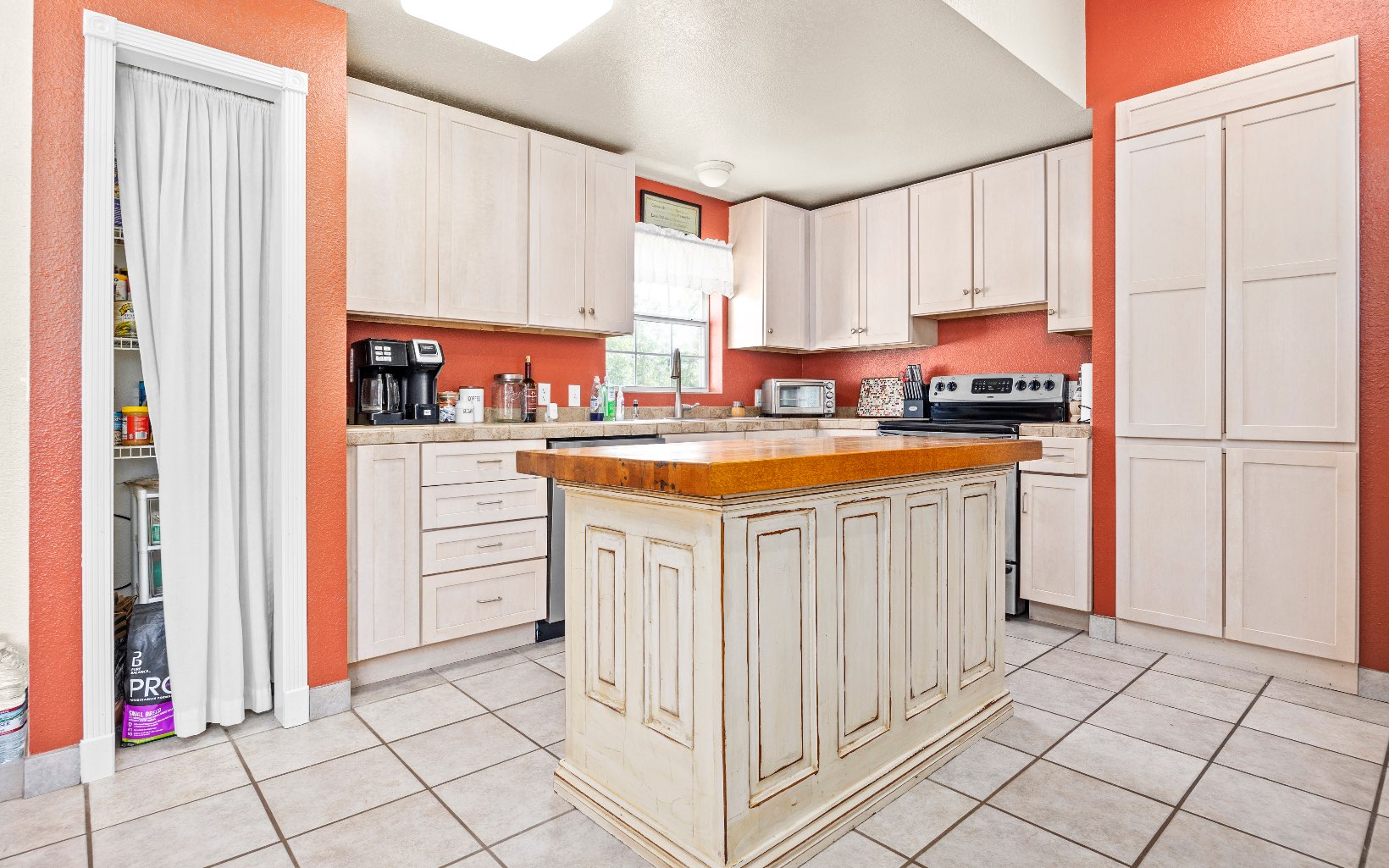 939 NW Banta Acres Rd