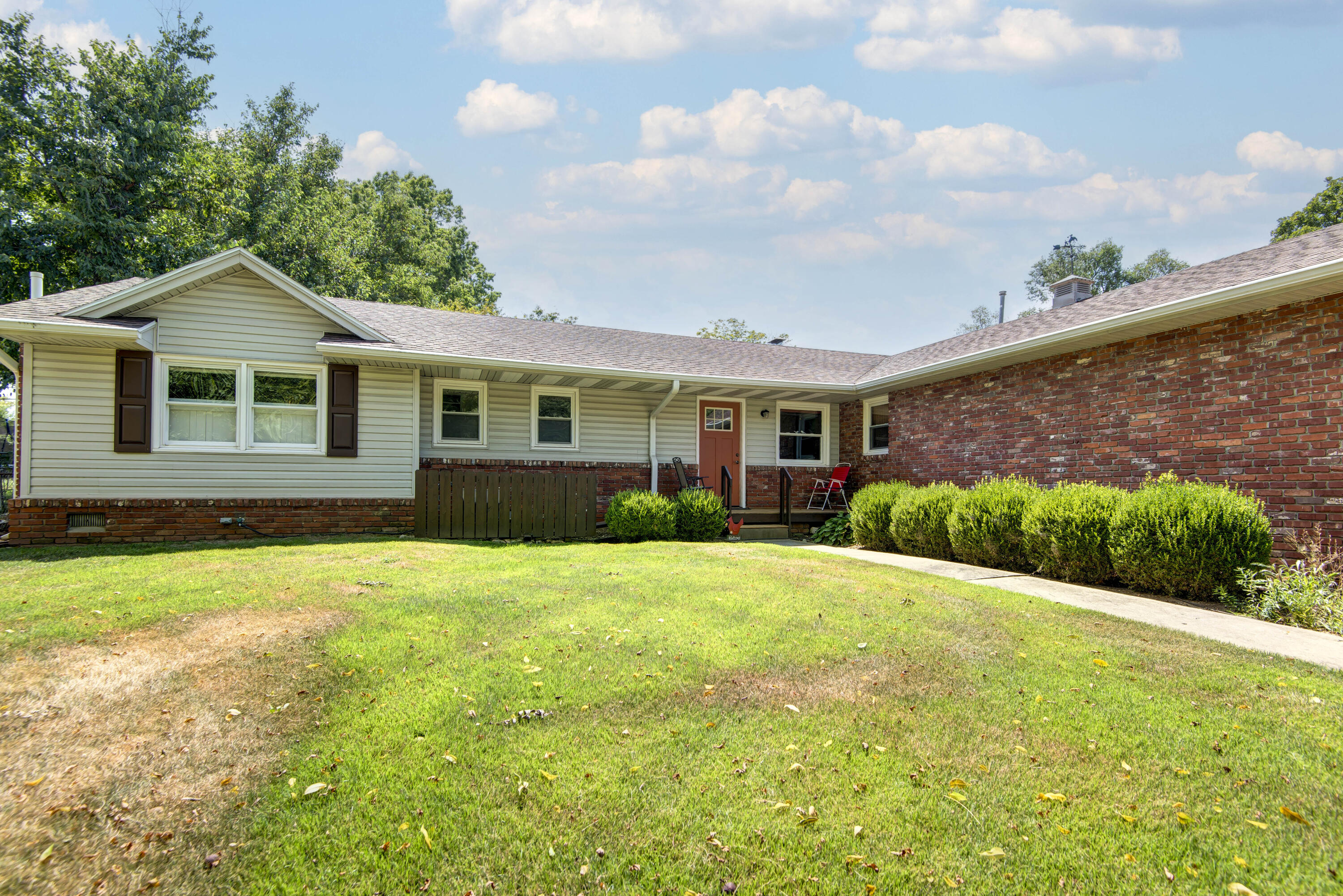 1842 E Sunset Drive