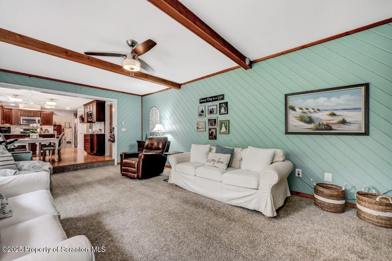 1001 Woodland Way