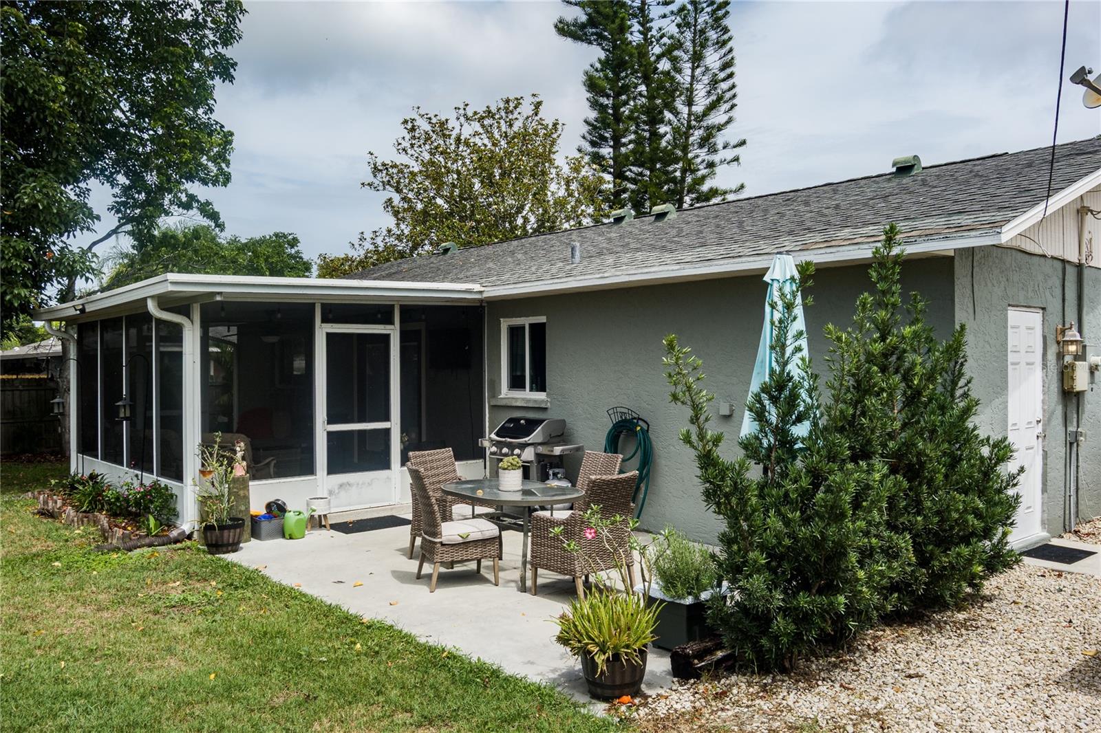 327 43rd Street Boulevard W