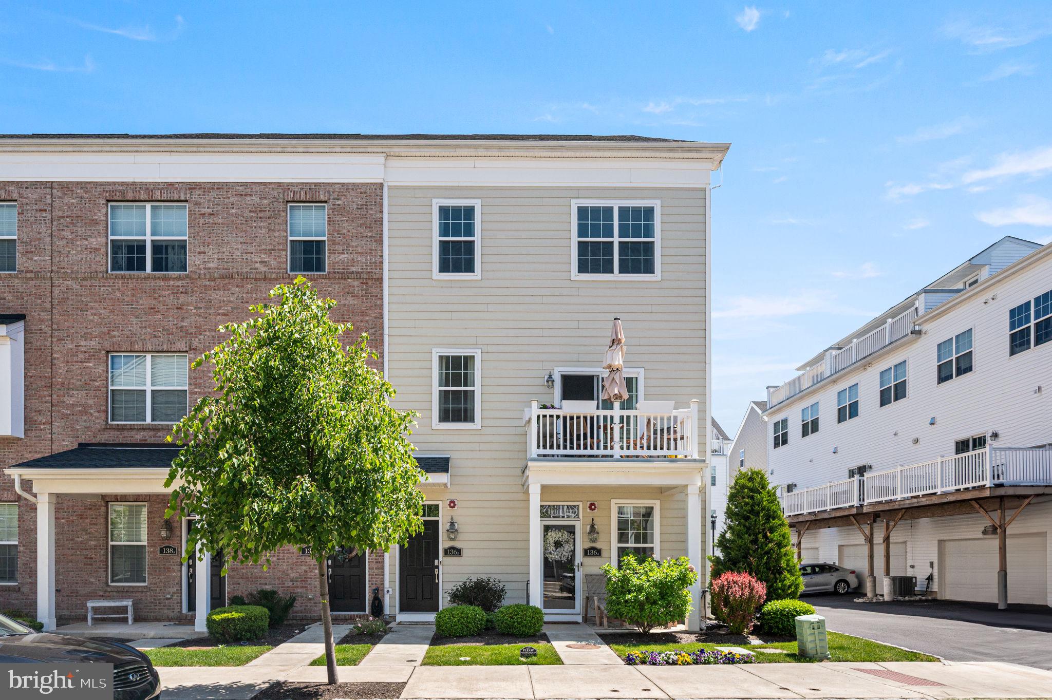 136 Alexandria St  