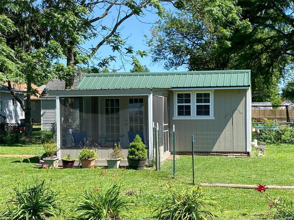 42,000 147 S Main Street Witt IL 62094 Montgomery County Realty