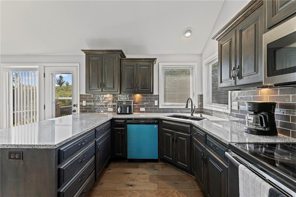 6720 N Cypress Avenue