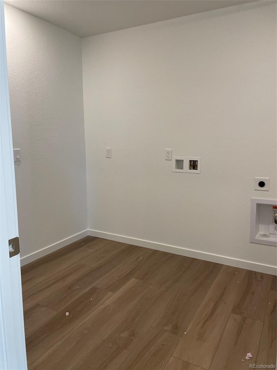 21966 E 39th Place
