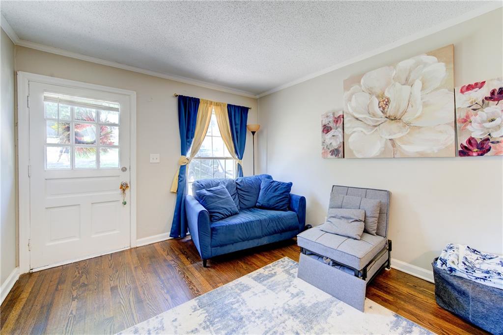 5519 NW Meadowvale Drive