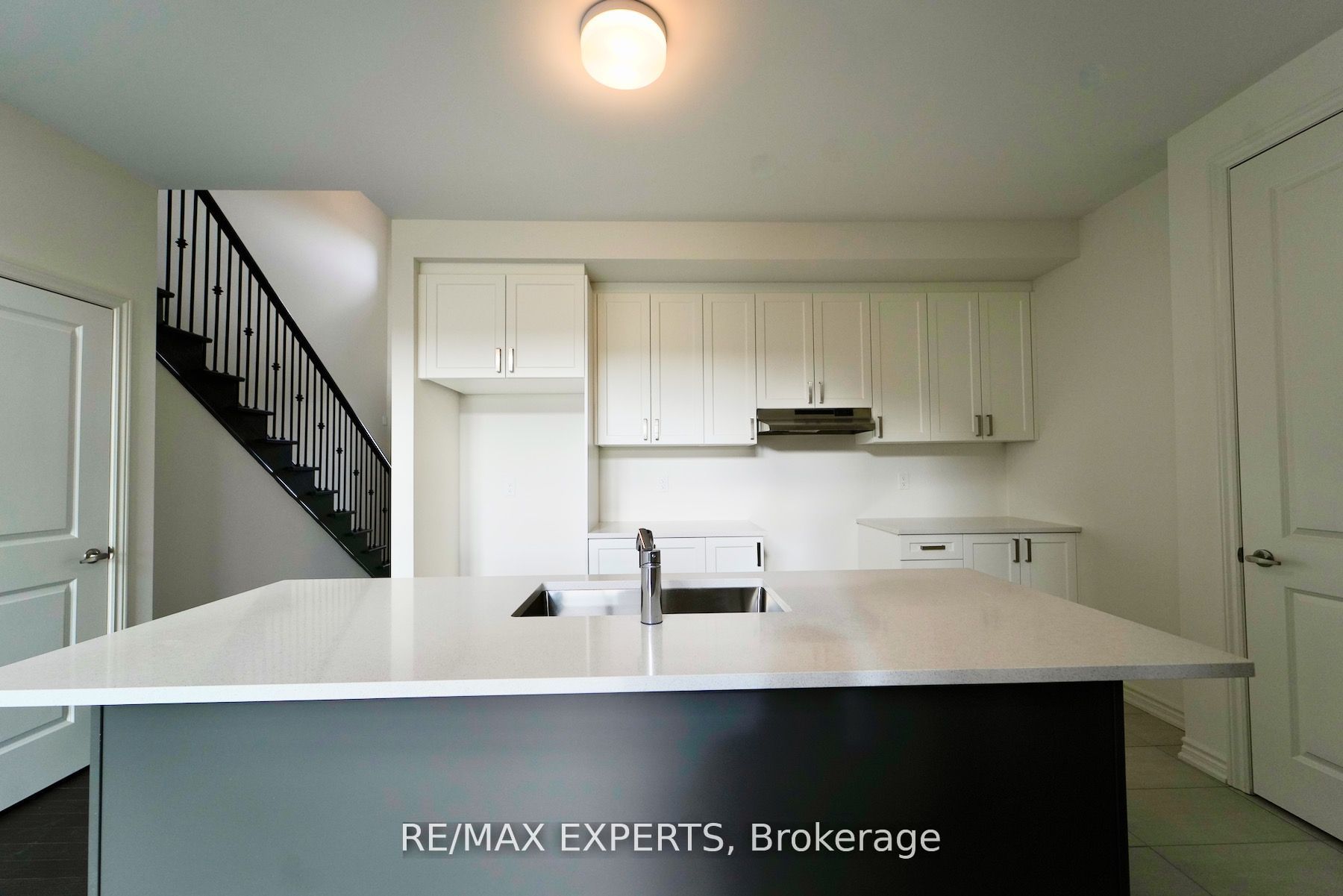 18 Mayapple St