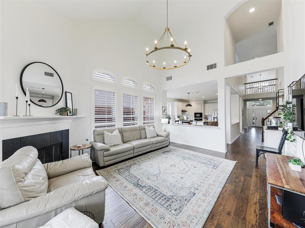 2373 Falcon Point, Drive Frisco, TX
