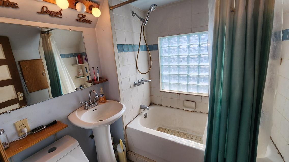 3010 Vincent Avenue N