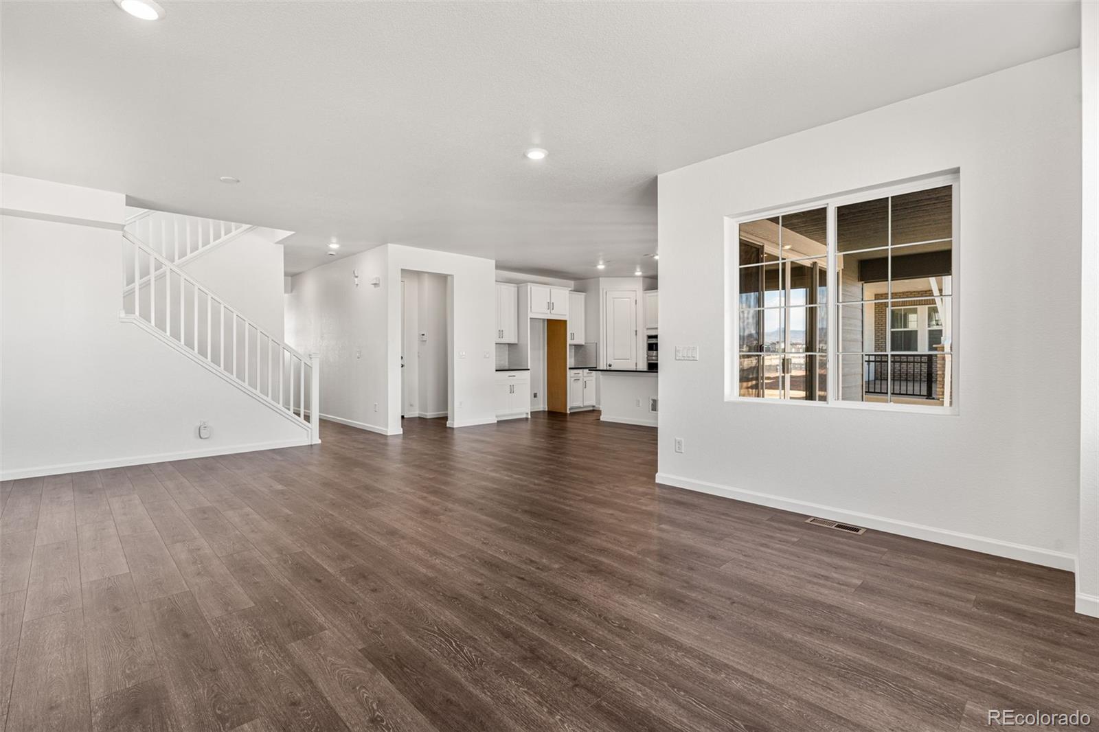 8942 Whiteclover Street