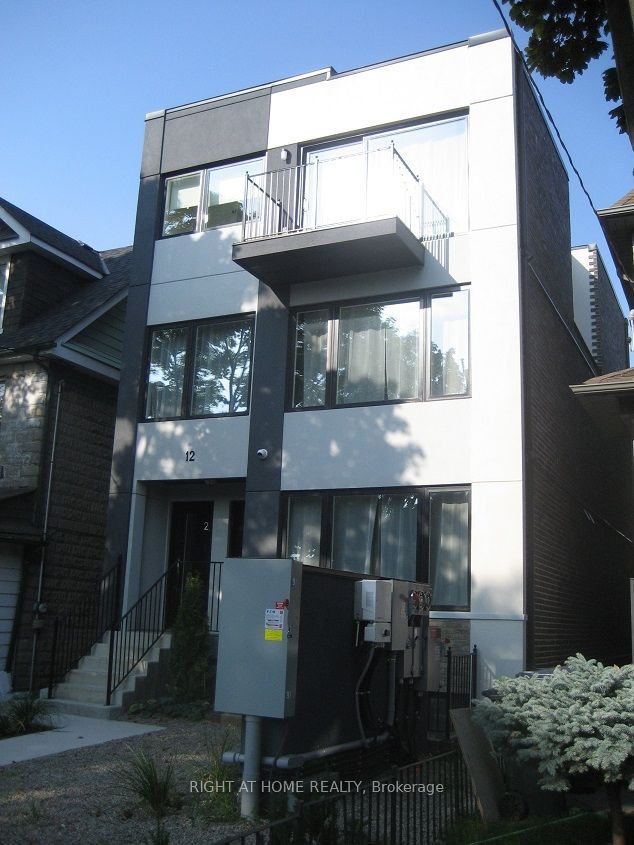 12 Batavia Ave