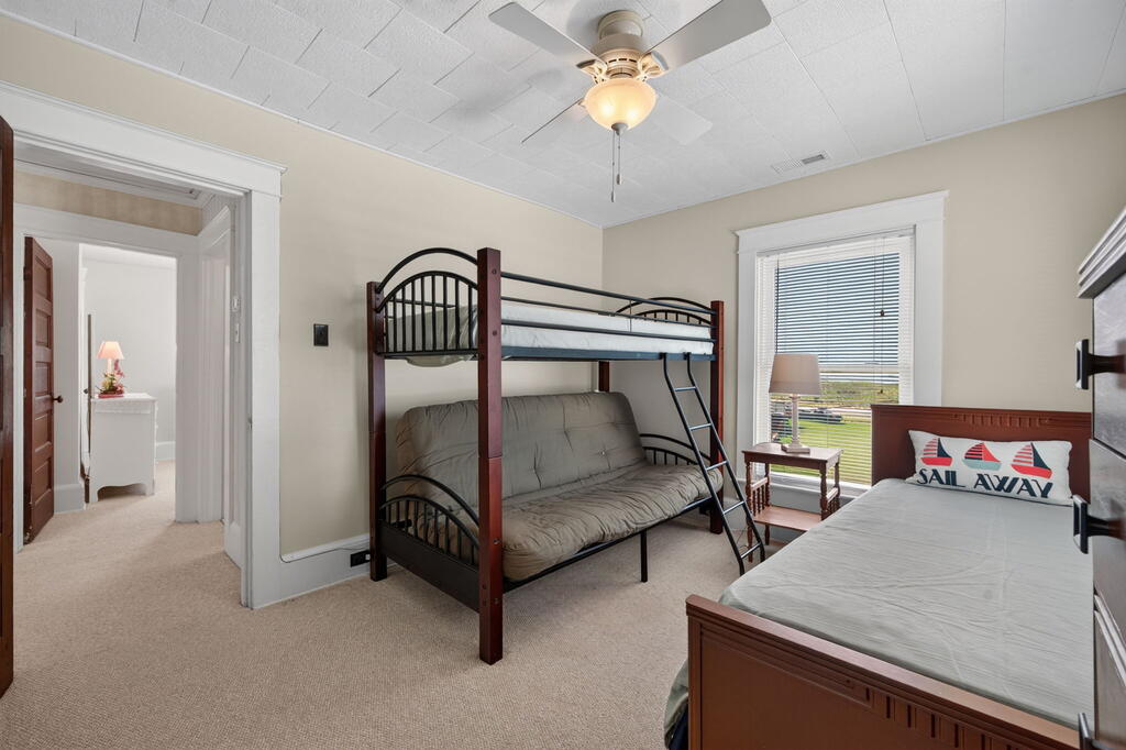 507 Harbor Ave 5