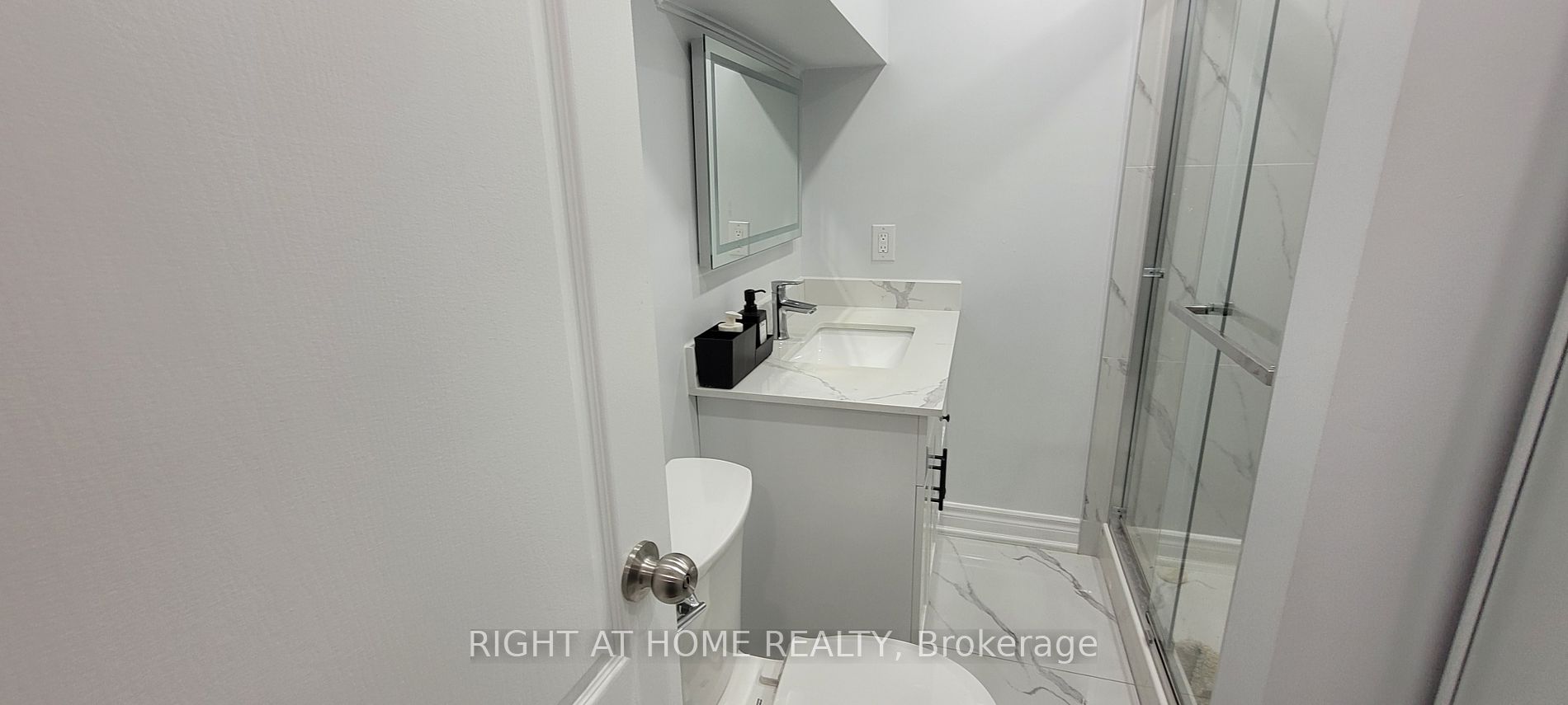 11 N Lesterwood Cres