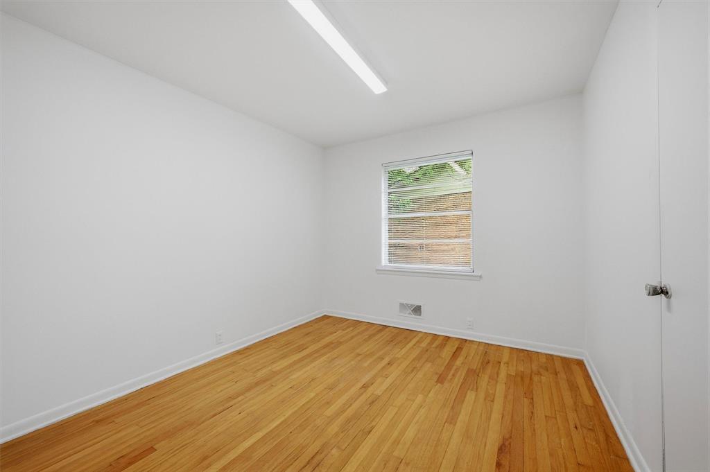 1119 W Mcgee Street