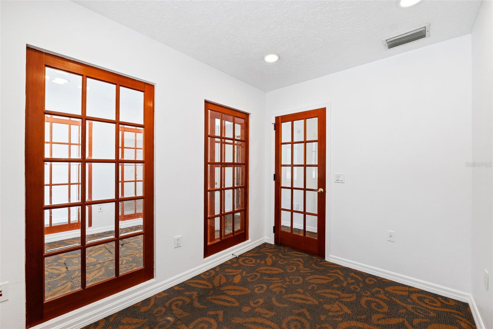 1304 W Fletcher Avenue