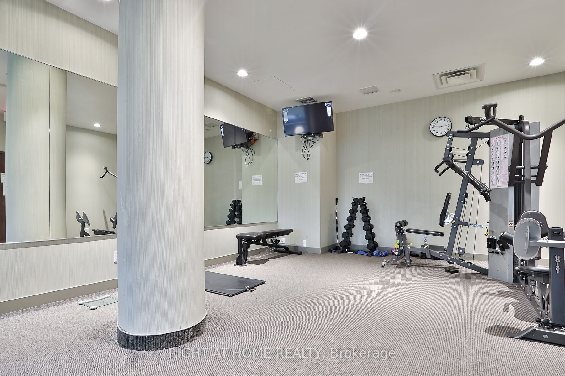 88 Grangeway Ave 2506