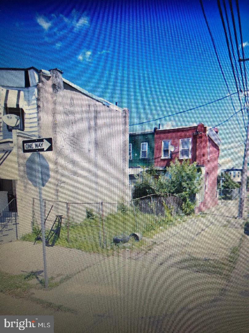 3101 N 28th St, Philadelphia PA - CORNER LOT (15 Ft Wide X 42 Ft Deep). RSA5 Zoning. Premium buildable lot in Strawberry Mansion. Corner of 28th & Clearfield.