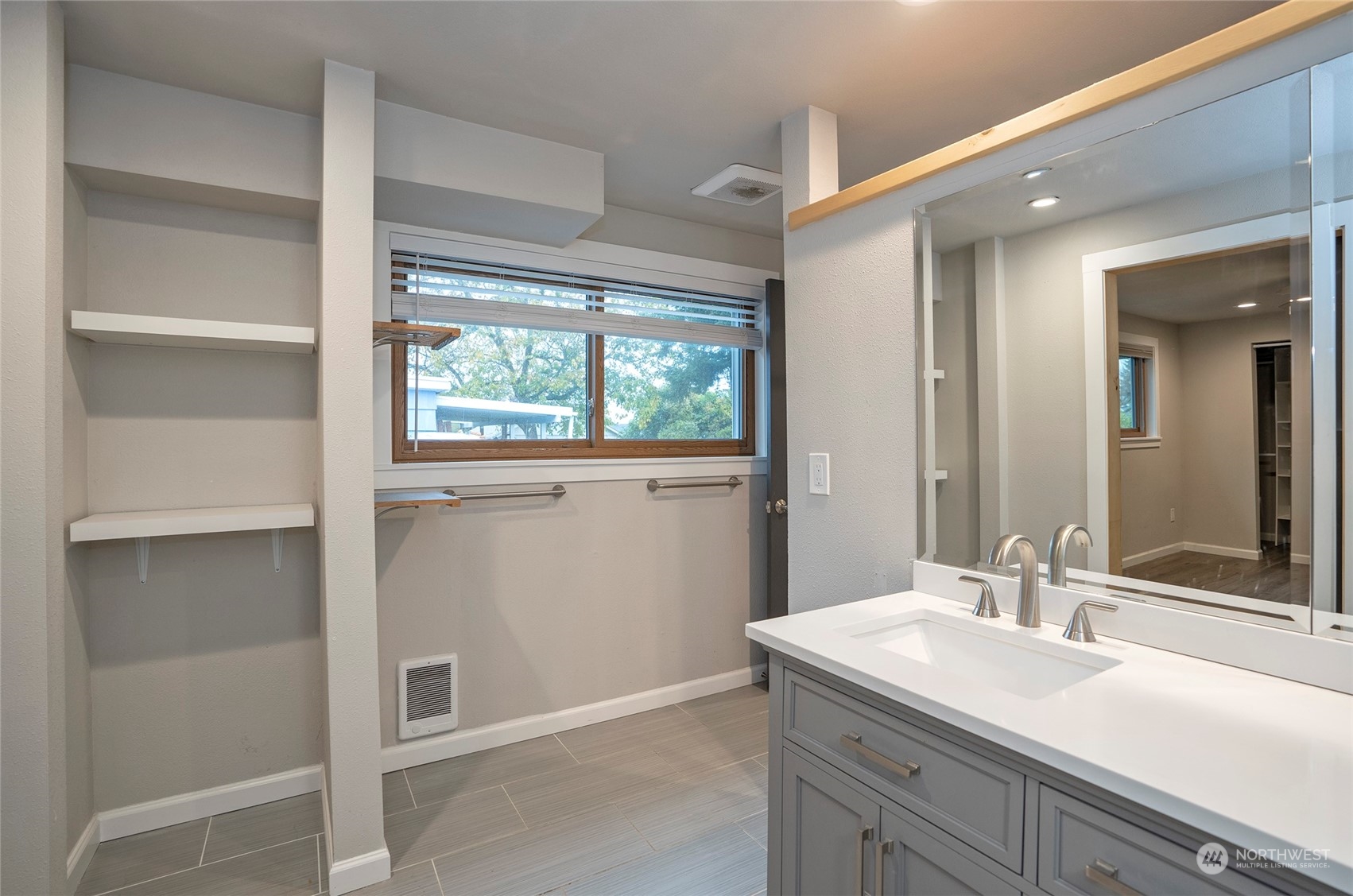 1017 E 59th