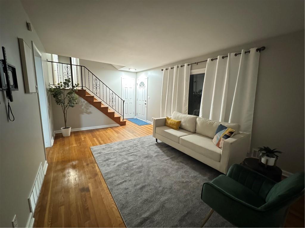 824 SW Pleasant Drive