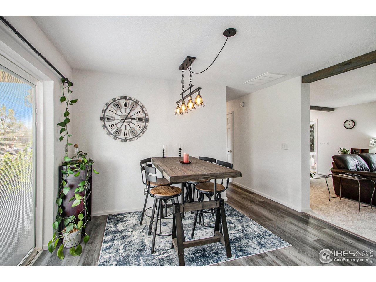 121 Victoria Dr