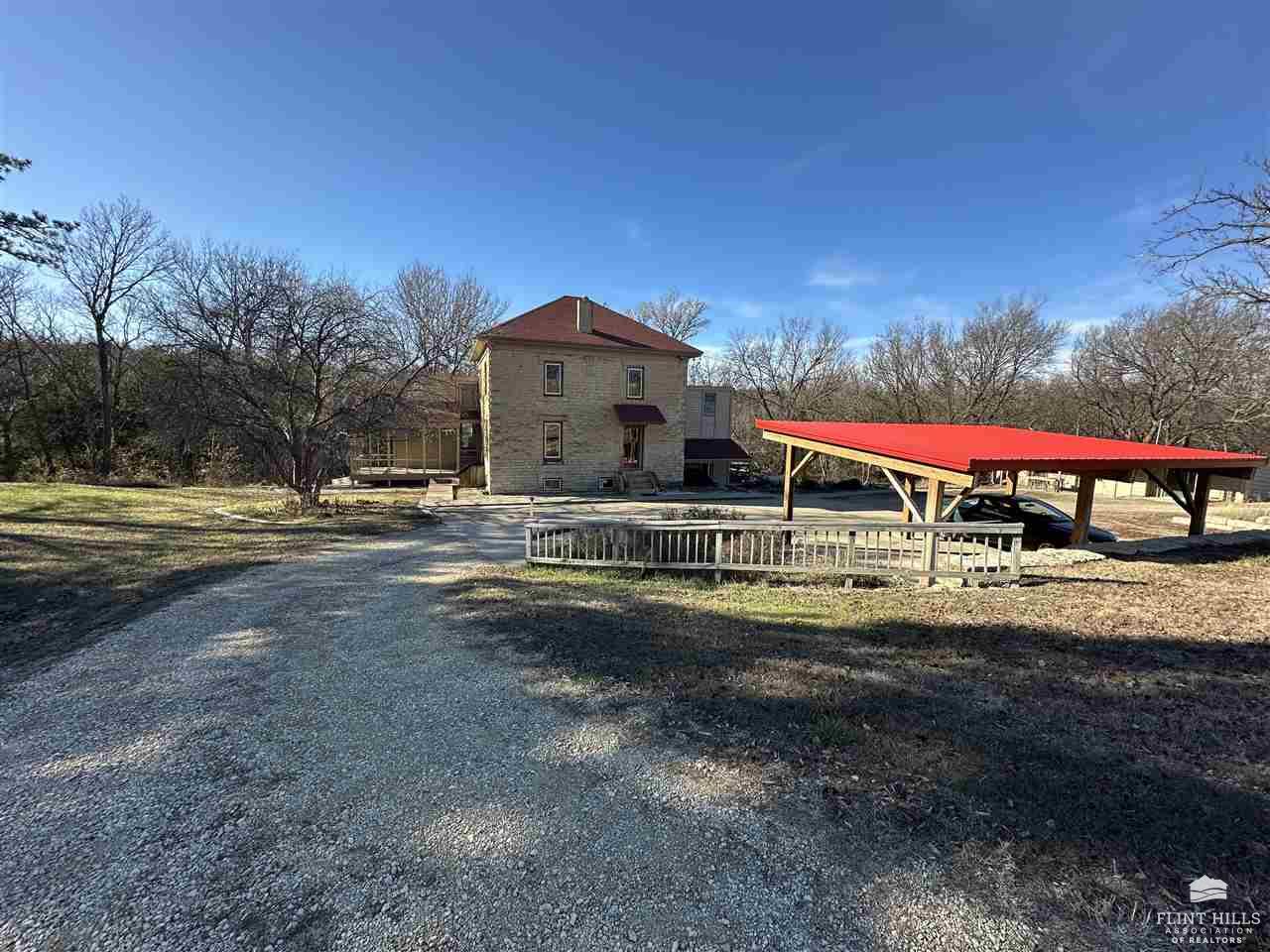 7100 Tuttle Creek Boulevard