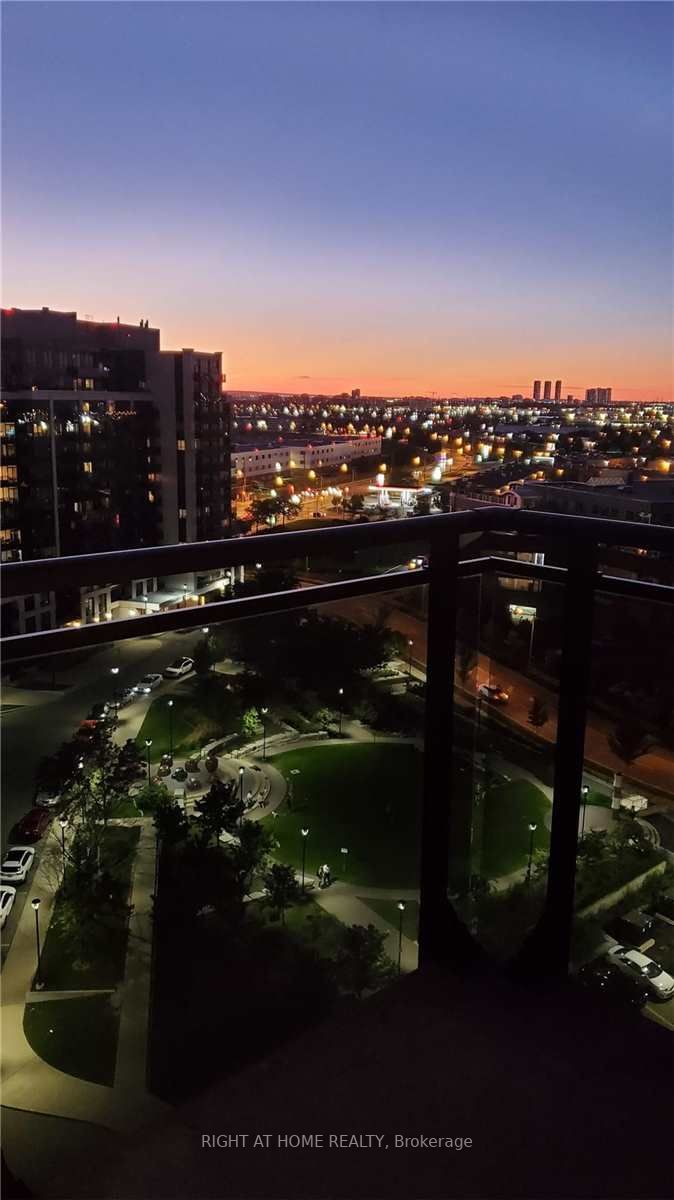 1060 W Sheppard Ave 1403