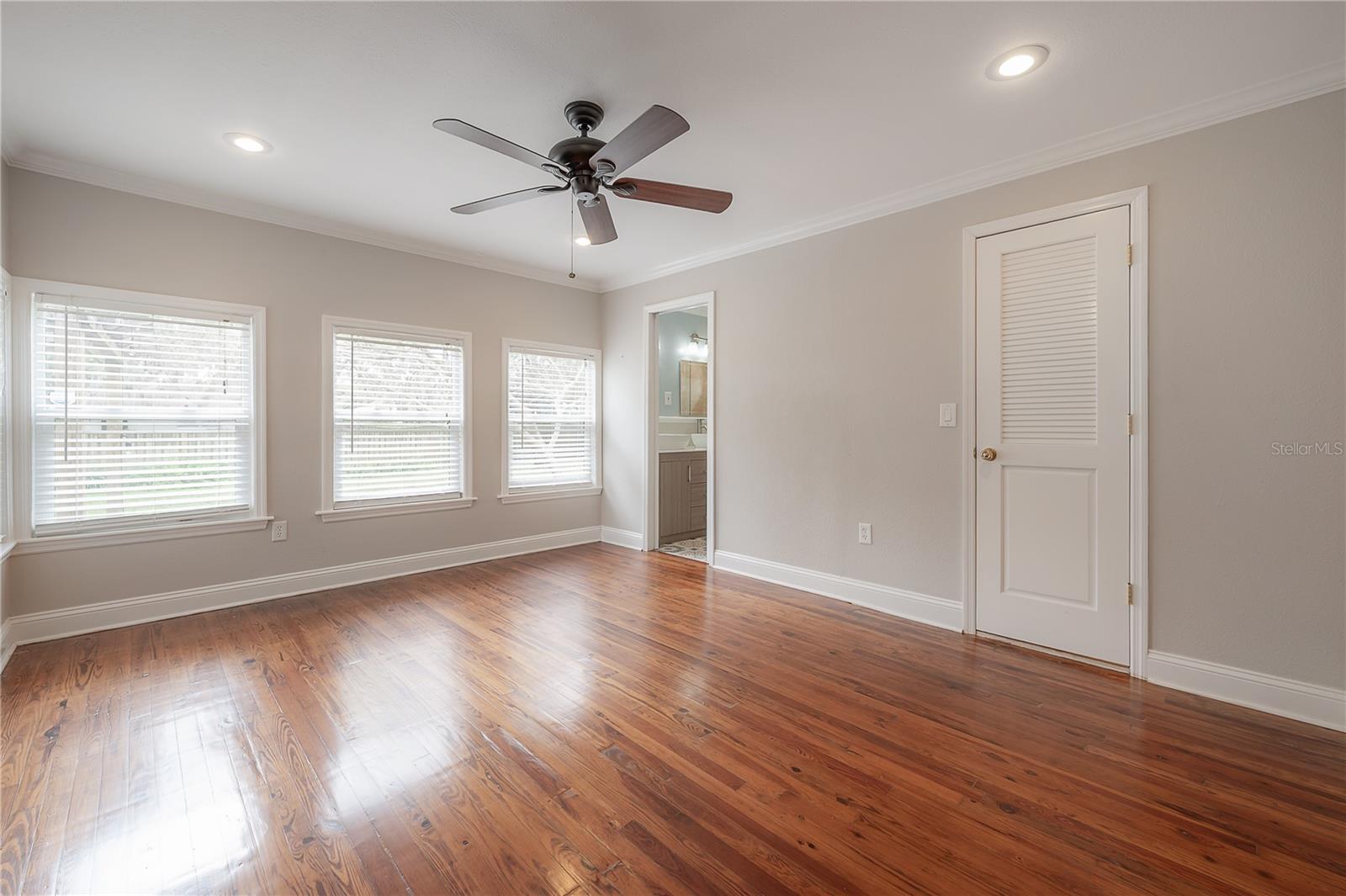 1303 E Clifton Street