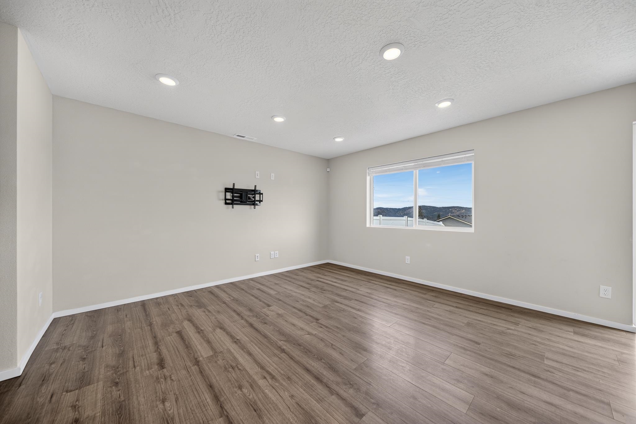 4440 W Bedford Ave