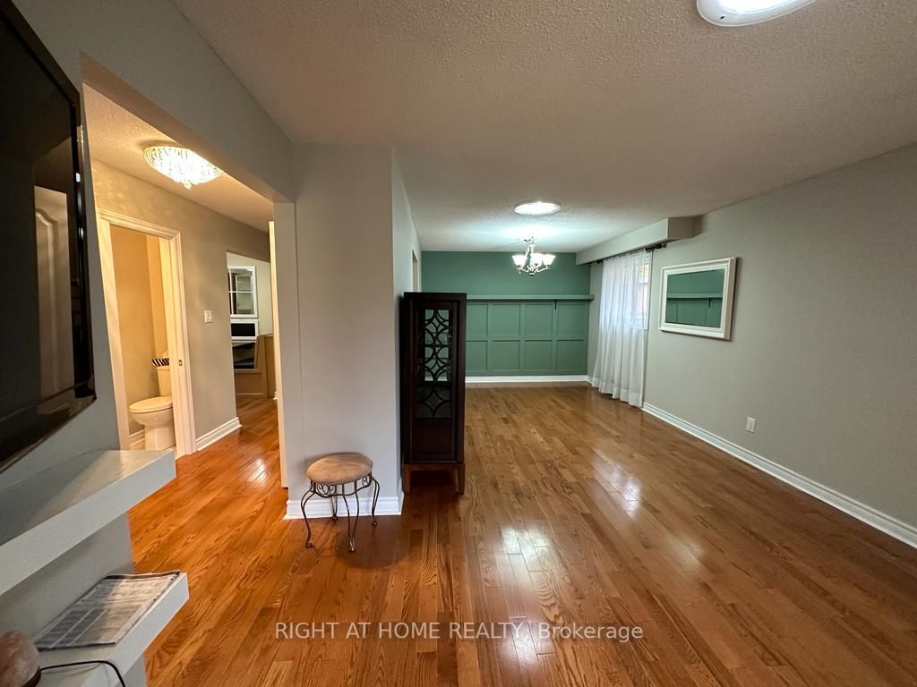 1141 Dowland Cres