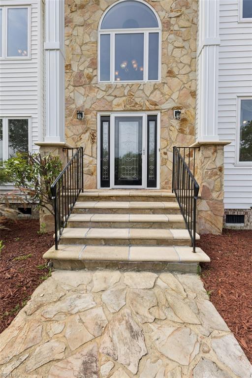 803 Gresham Way
