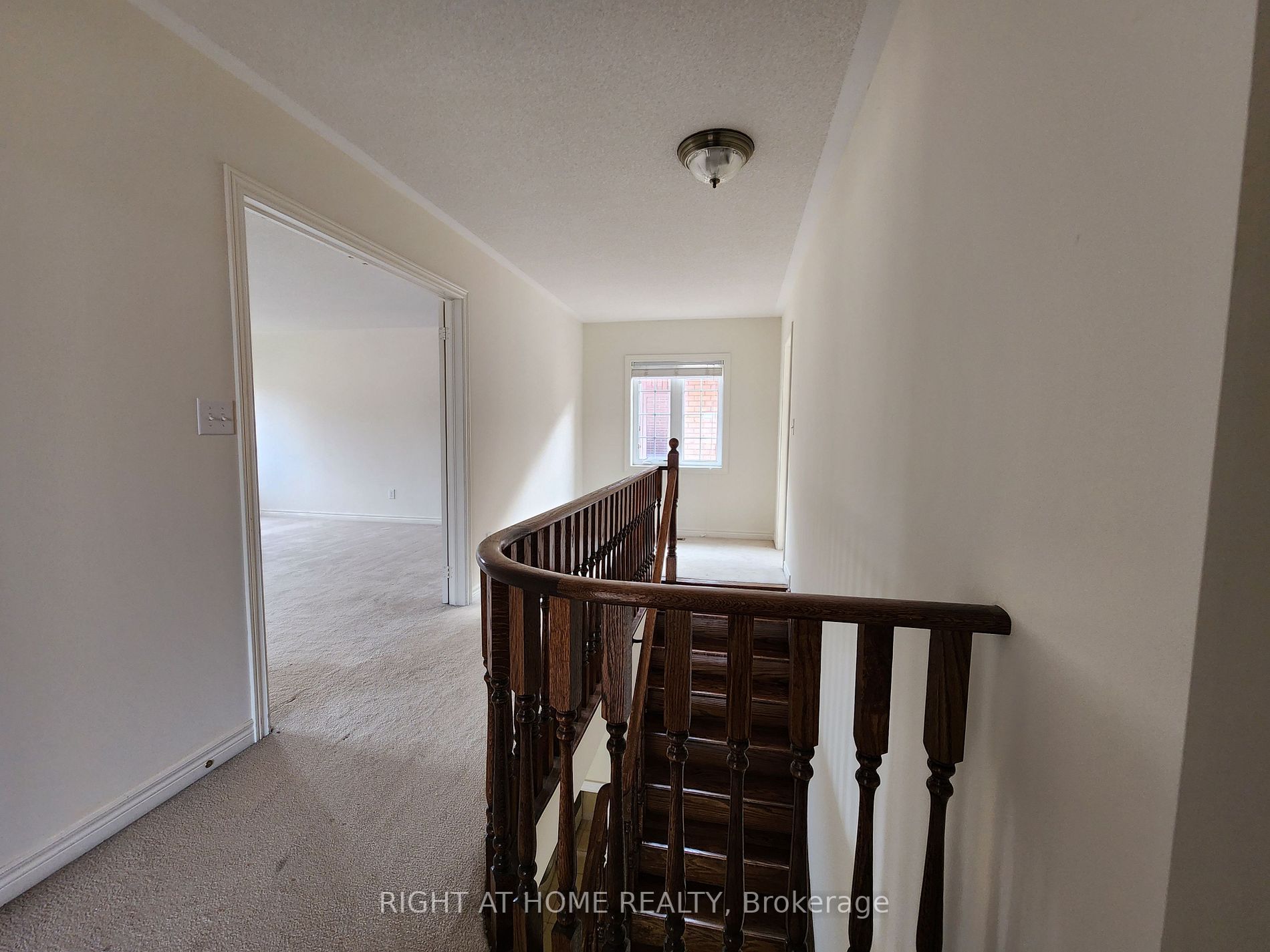 3185 Larry Cres