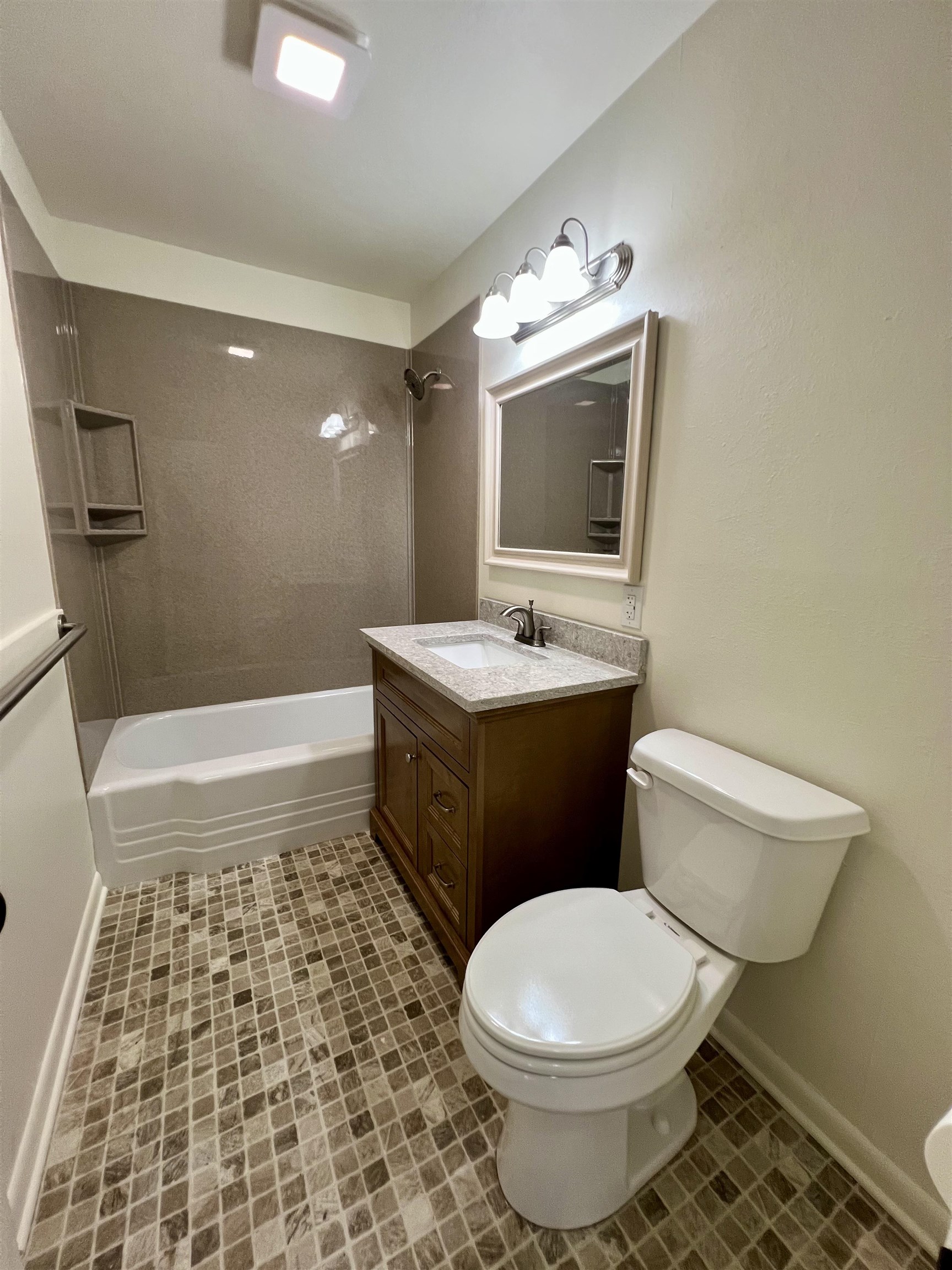 607 N 9th