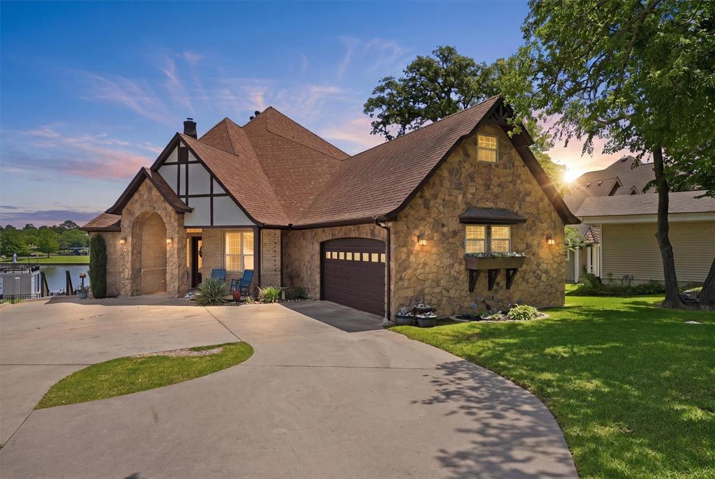1211 Kiowa Drive W