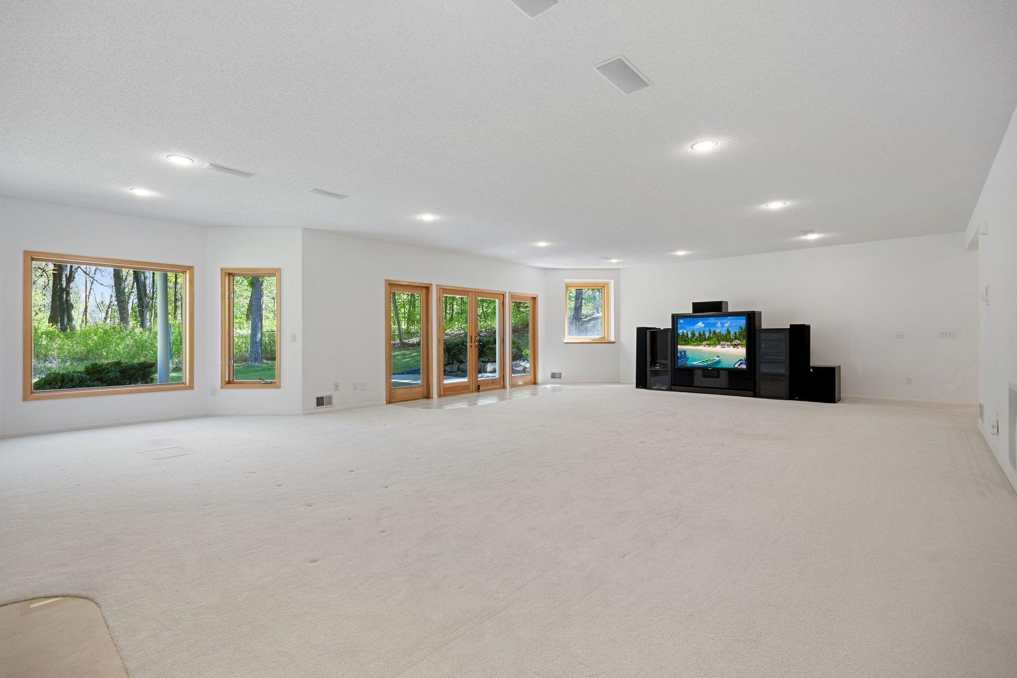 1650 N Farm Road