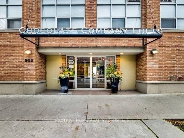 955 W Queen St 519