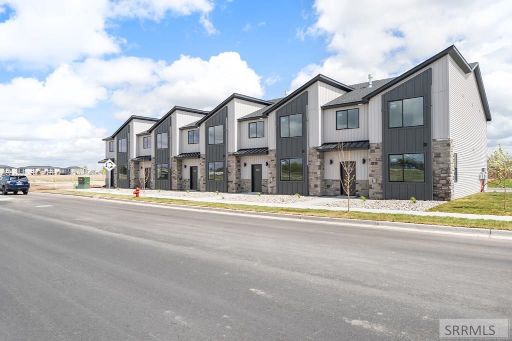 739 Curlew Drive