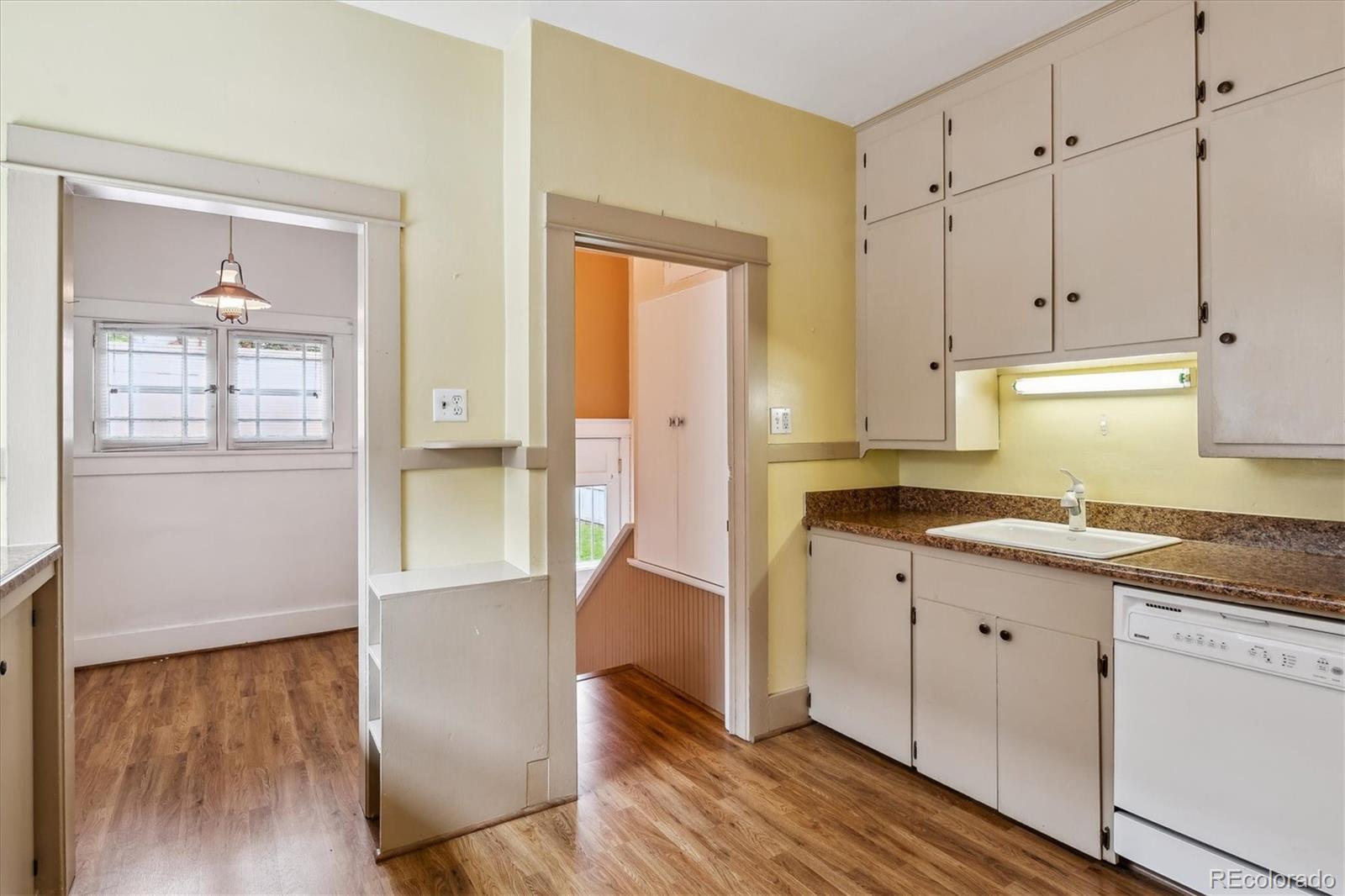 869 S Williams Street