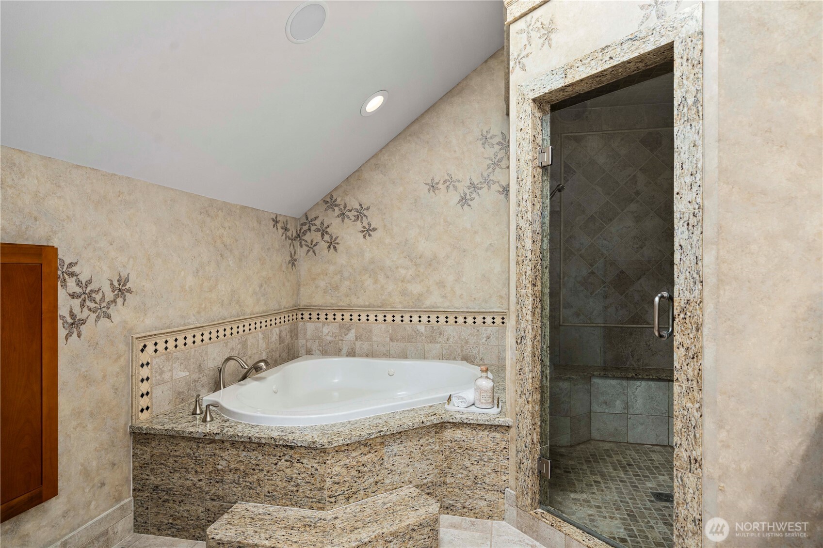 11028 E Riverside Drive