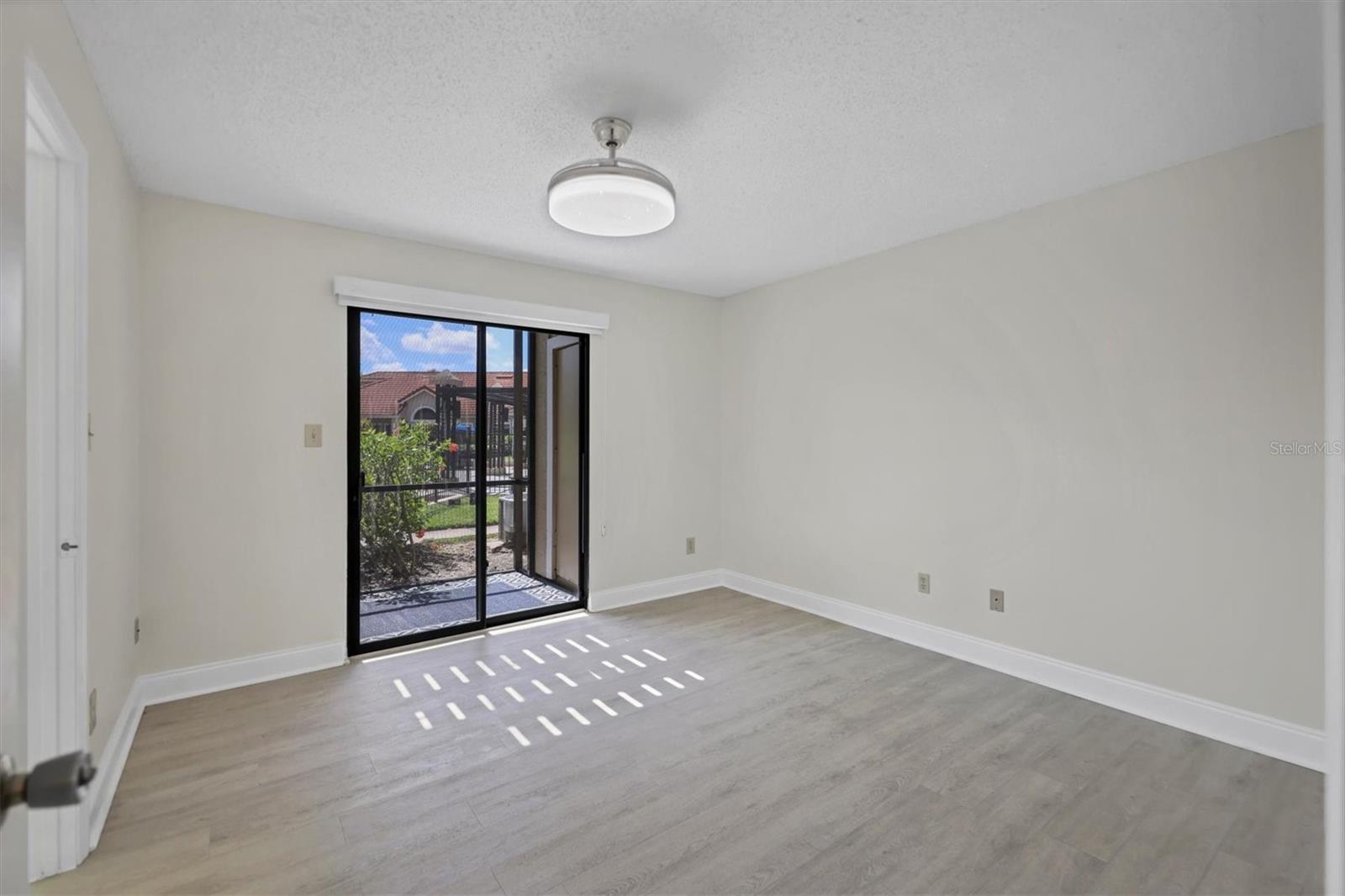 4020 Crockers Lake Boulevard 14