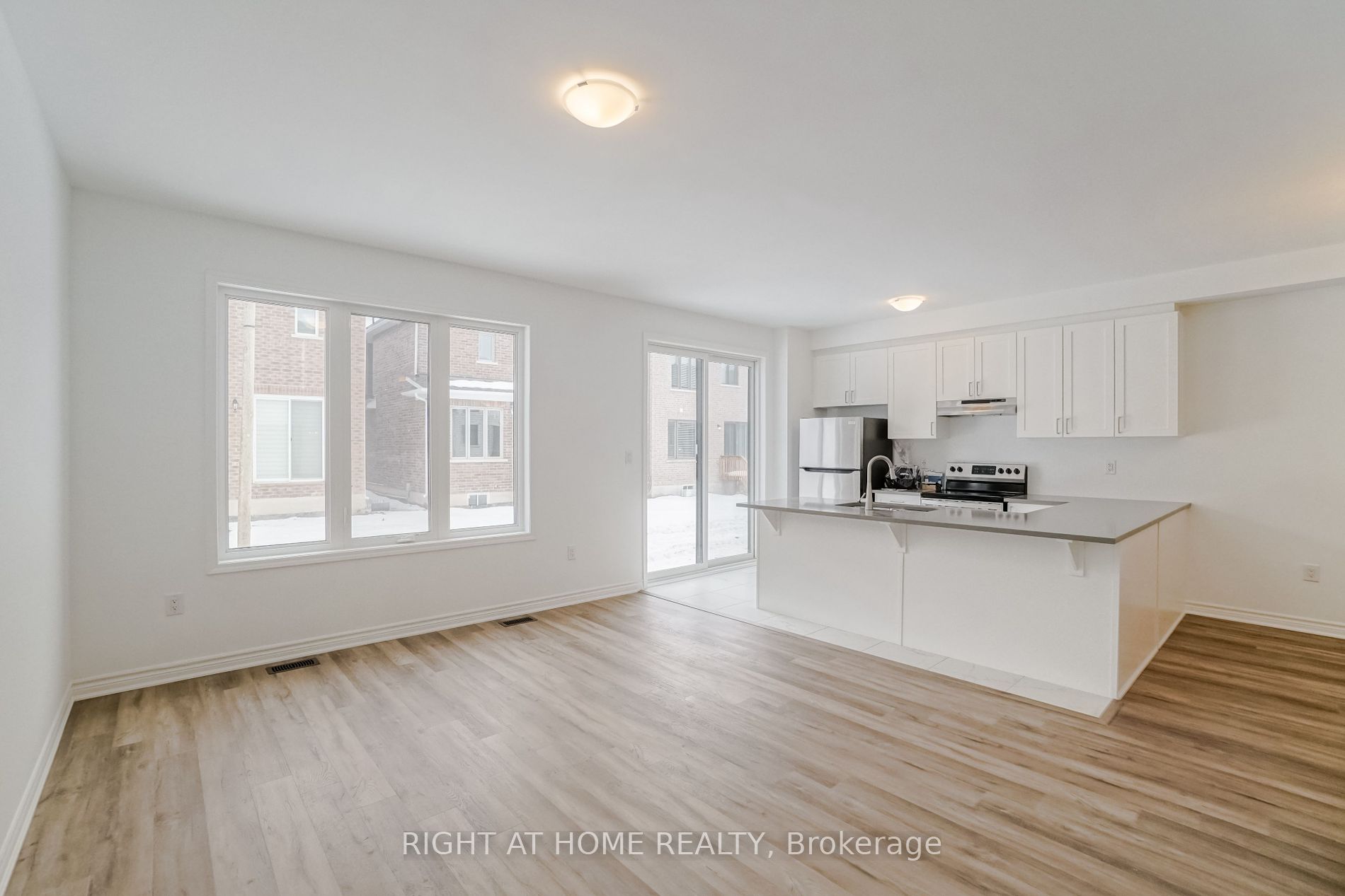 1263 Dias Landing Line