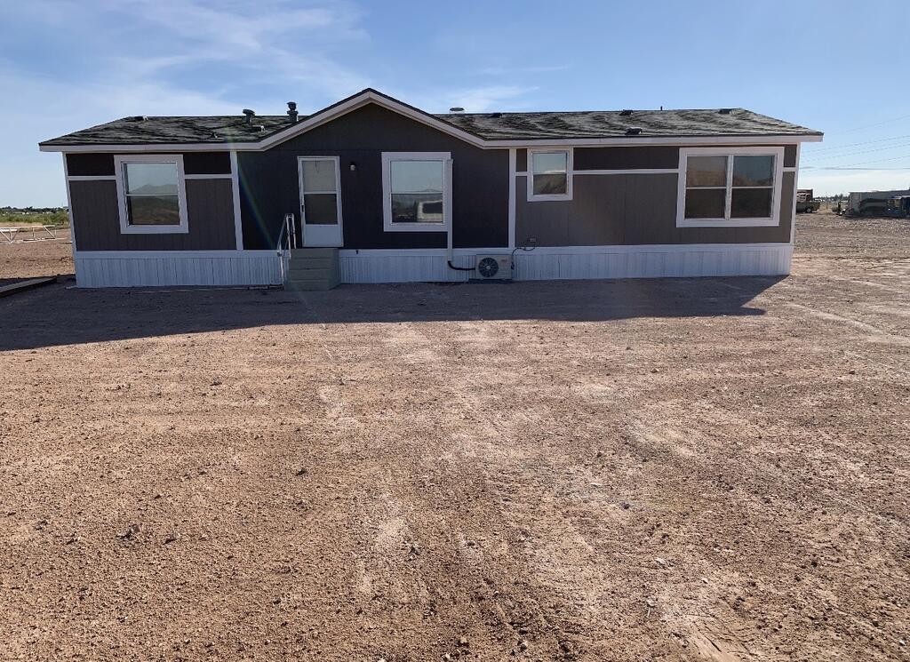 HOME MUST BE MOVED!  This  doublewide offers a spacious open-concept living area, perfect for entertaining and everyday living. If you're looking for space, comfort, and a great layout, this one is worth seeing!