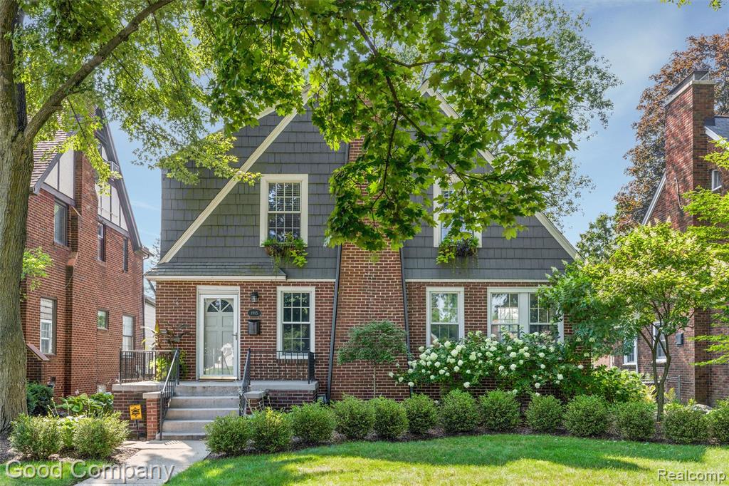 Matterport virtual walkthrough available on Homes. Charming colonial in the heart of Royal Oak offering modern updates, timeless style, and a location that can't be beat! Step inside to a bright and airy main floor with abundant natural light, a beautifully updated kitchen perfect for daily living or entertaining, and a convenient half bath for guests. Upstairs, the spacious primary bedroom features its own en-suite bathroom, creating the perfect private retreat. Three additional bedrooms and a full bath provide plenty of space for everyone. Nestled just off Woodward and 12 Mile, you're minutes from shops, dining, parks, and more. Welcome Home!