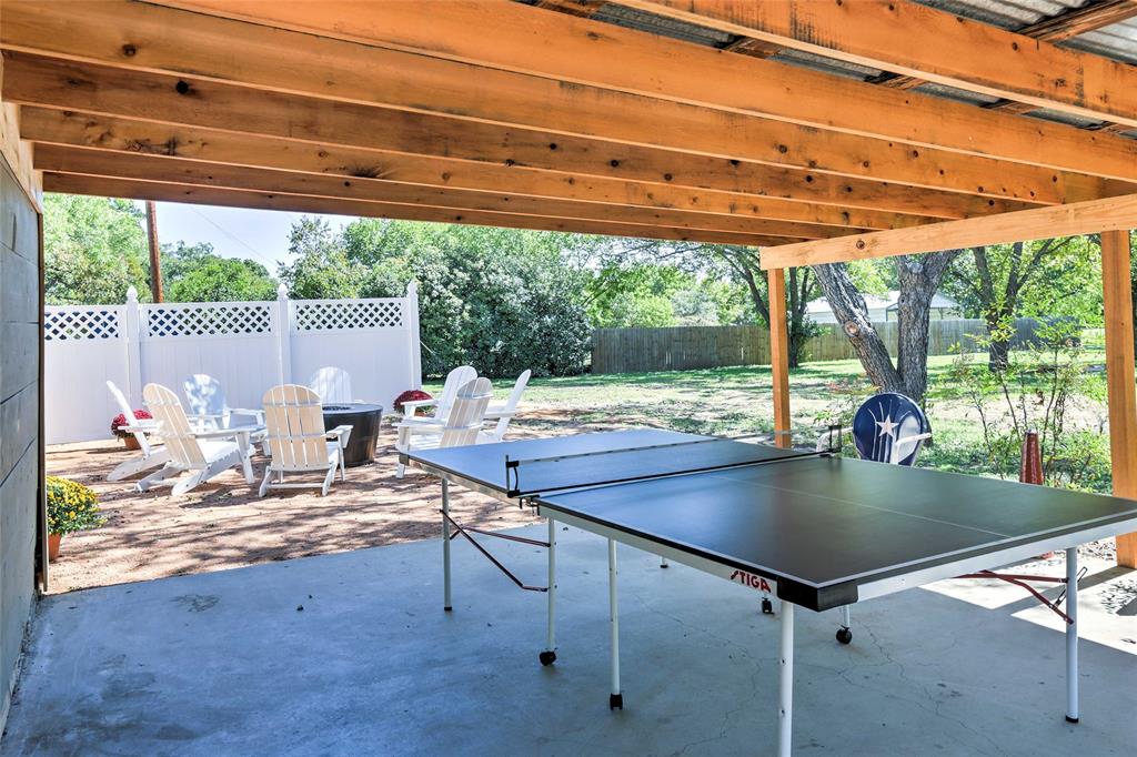 809 E Highway Street