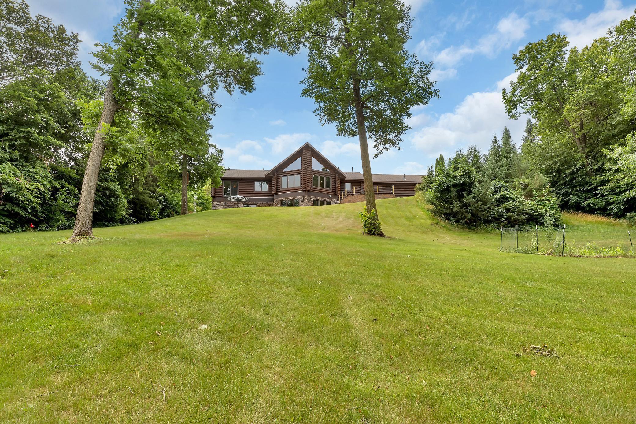 20368 Edgehill Circle