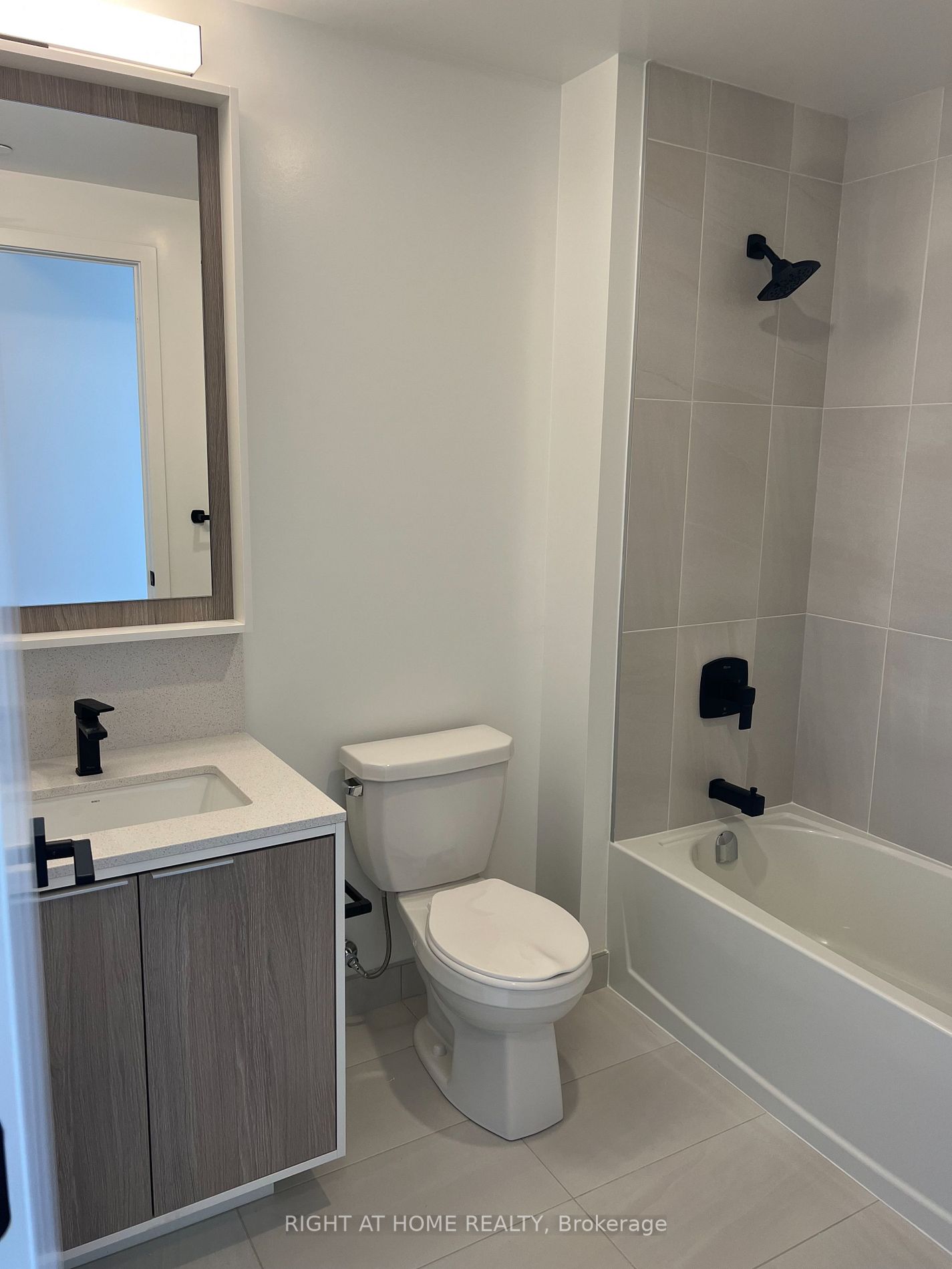 36 Zorra St 2303