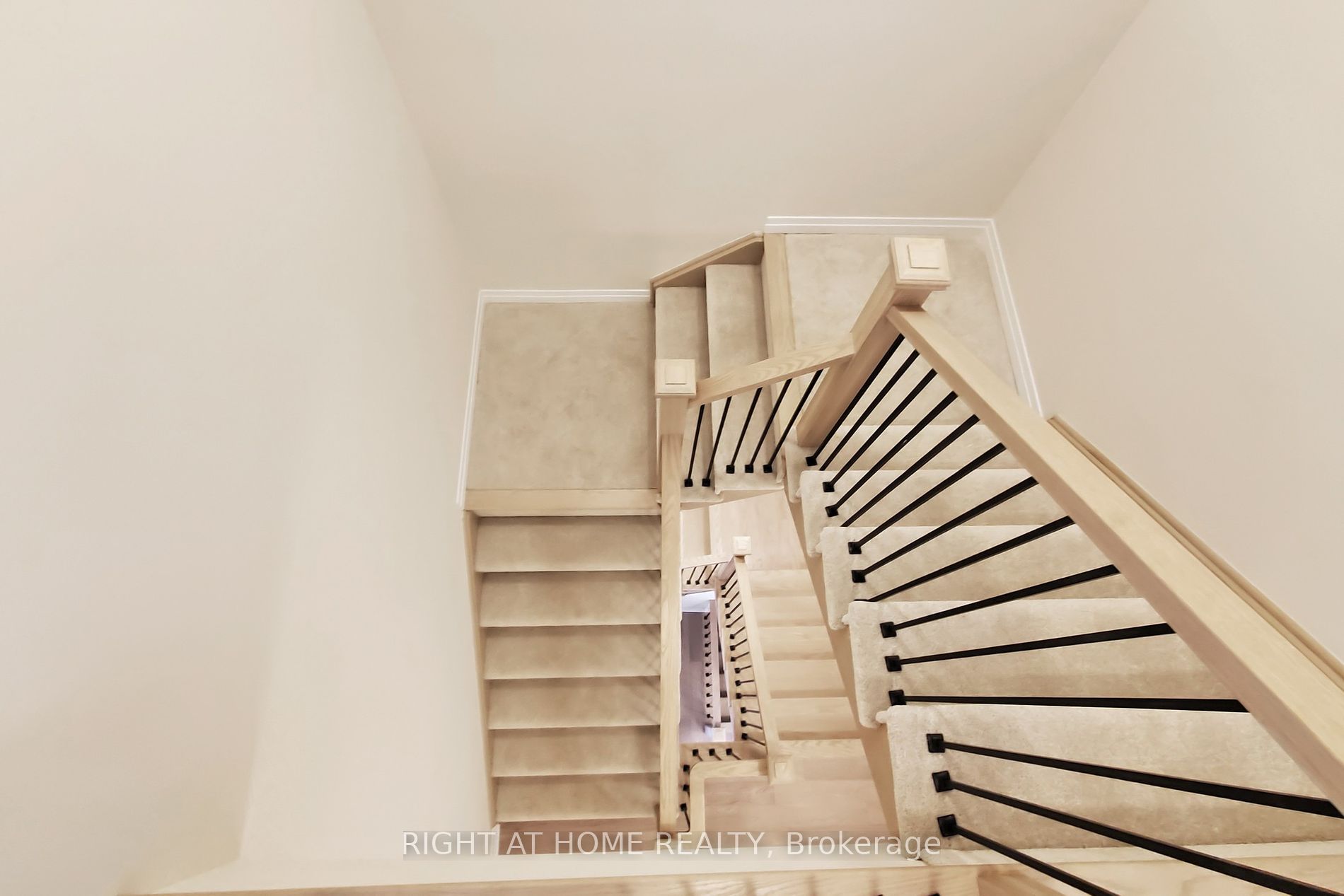 106 E Settlers Road Rd