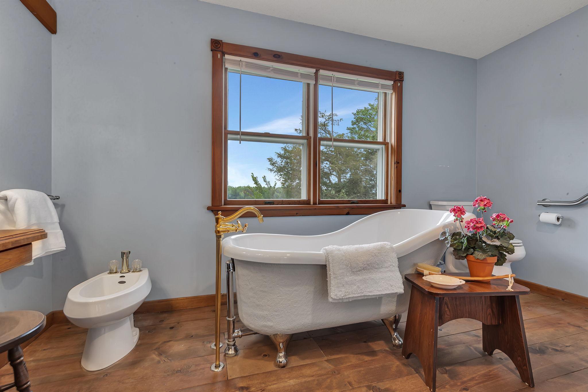 10315 Ferry Point Place NW