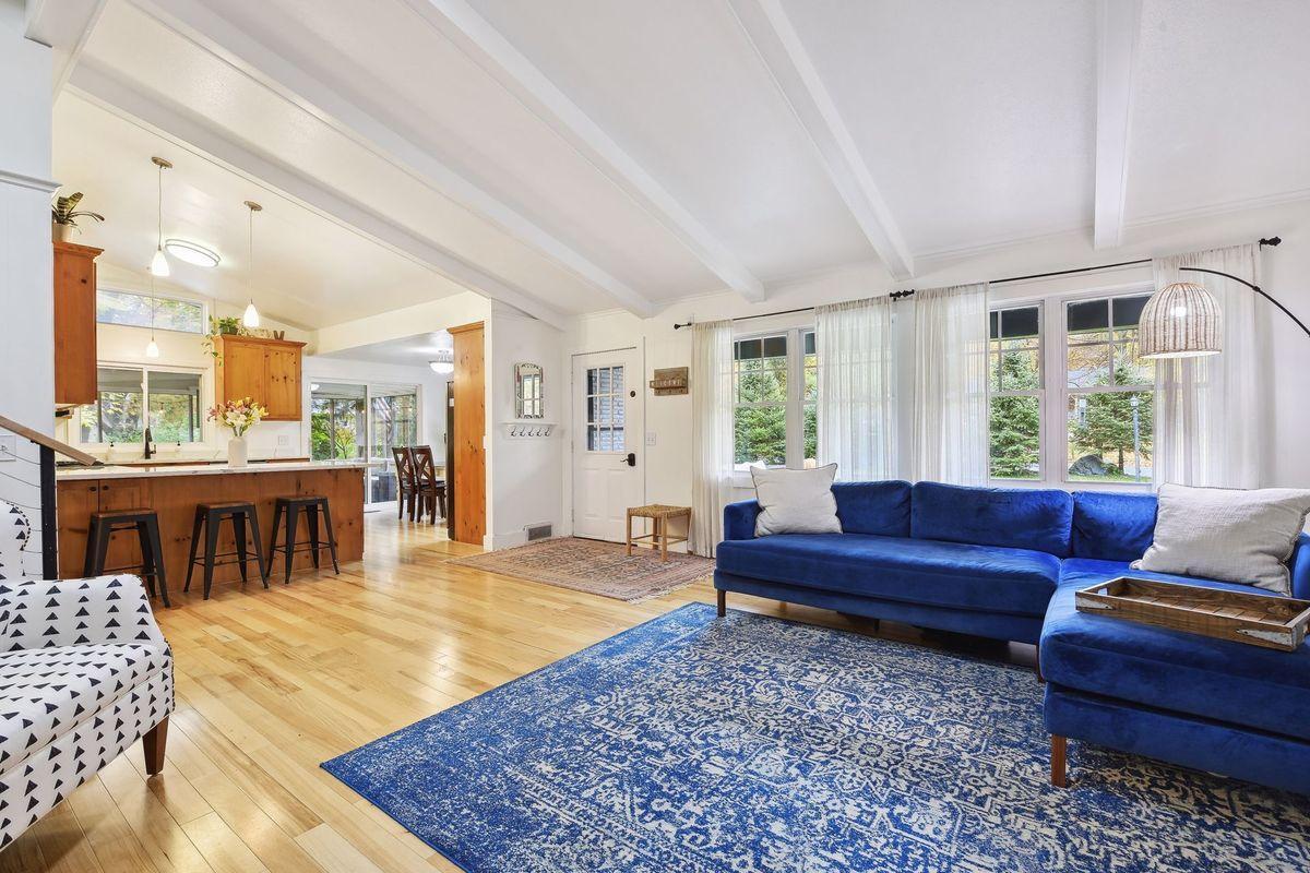 25640 Sunnyvale Lane