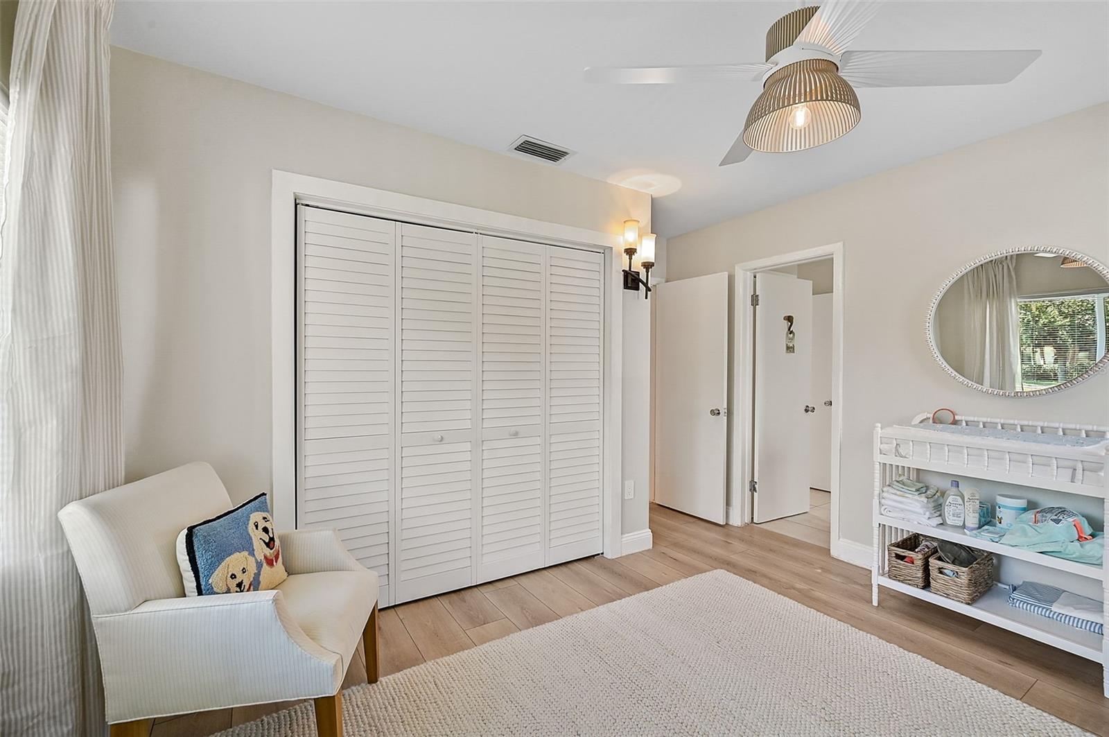 400 Nokomis Avenue S