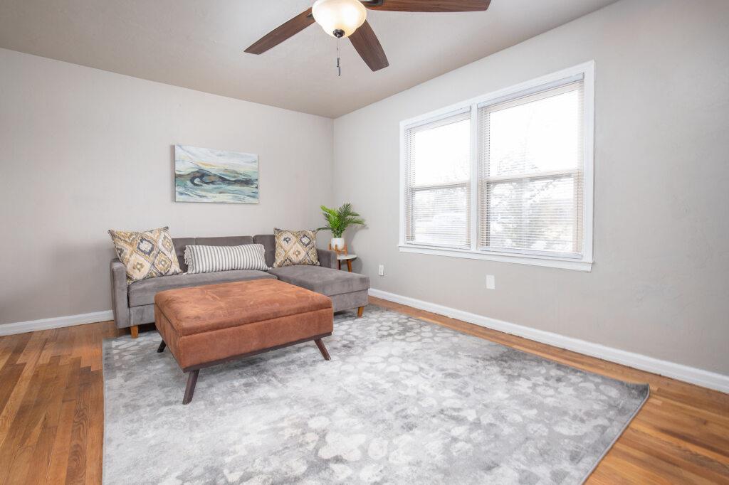 Right in the heart of OKC. You have quick access to major highways and a growing area with tons of shopping. This recently remodeled apartment has beautiful hardwood floors, tile and granite kitchen countertops as well as all newer appliances. Close to the Western, Paseo, and Arts Districts that feature great restaurants and shops. Contact us today to schedule a showing