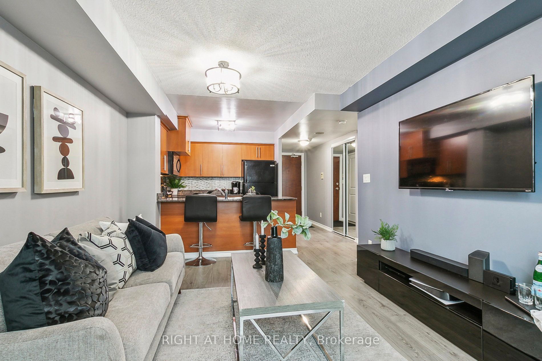 8 Rosebank Dr 17K